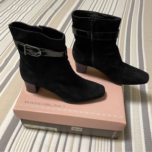 Bandolino Black Suede Leather 2”heel booties w/buckle detail, Size 7-1/2